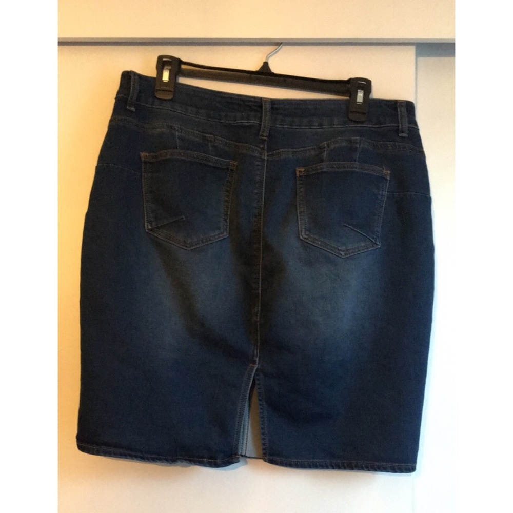 Jean skirt - Picture 2 of 3